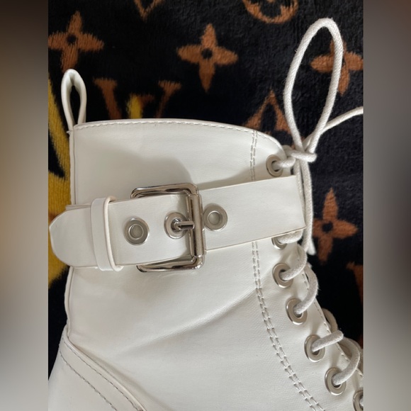 Nasty Gal Boots - Picture 12 of 16